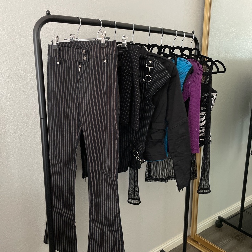 Lip service sale/ trade post